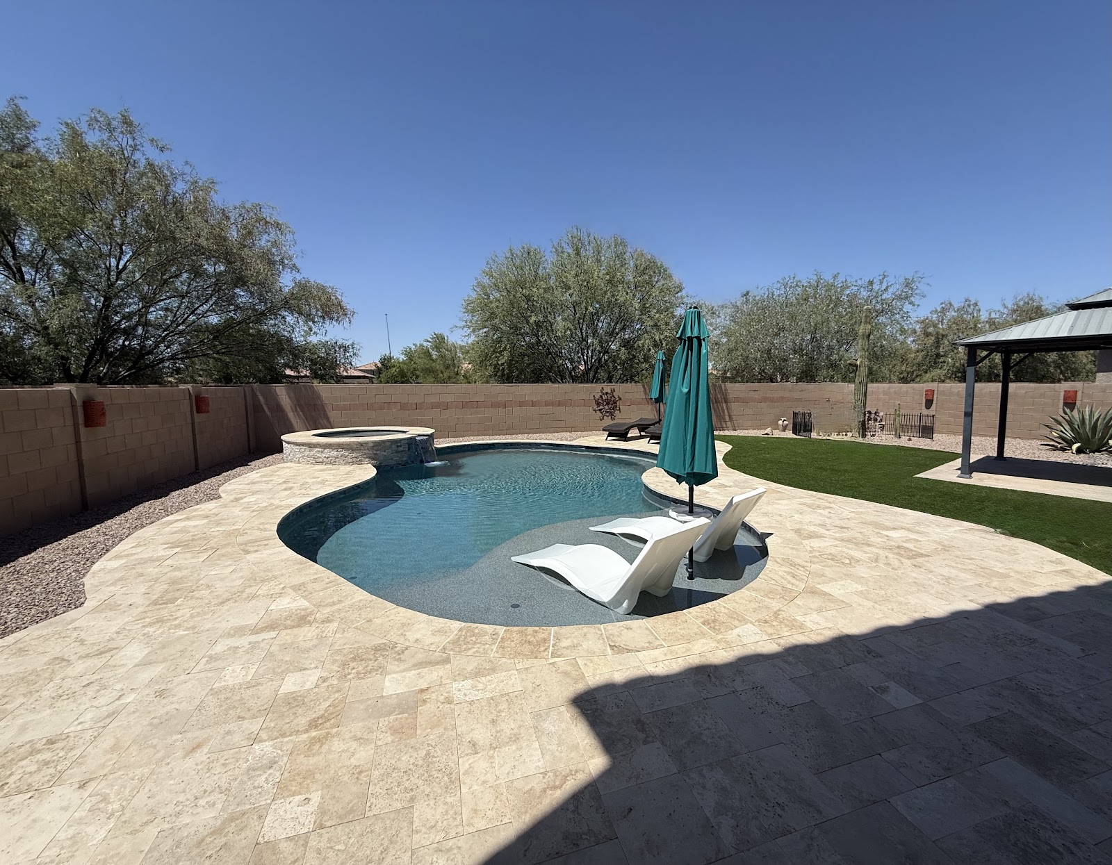 Contemporary Tucson Resort-Style Pool
